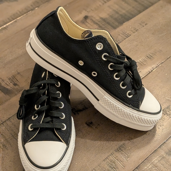 Converse Women's Black Low-Top Sneakers - Picture 6 of 14